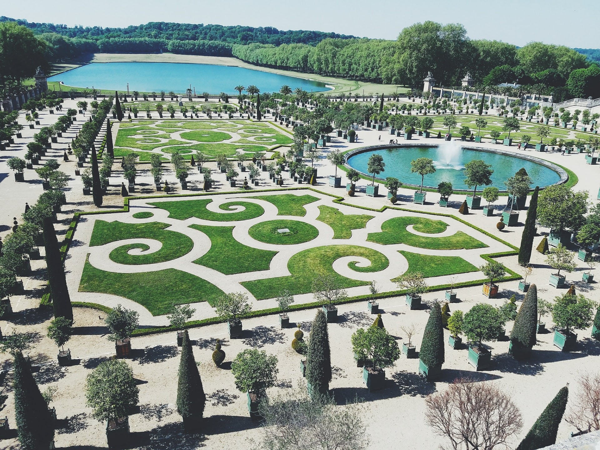The gardens of Versailles are a great way to teach students about real-life geometry
