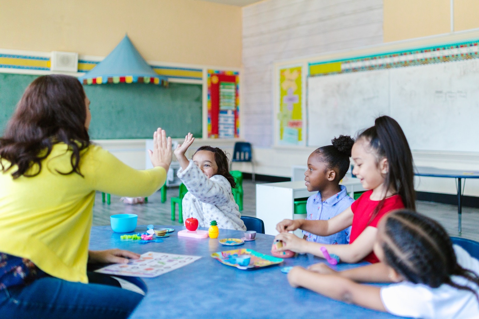 18 Fun English and ESL Games to Level Up Learning In Your Classroom |  Prodigy Education